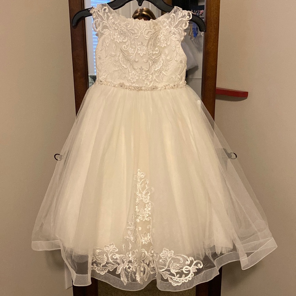 Flower girl dress with beautiful full tulle skirt and lace